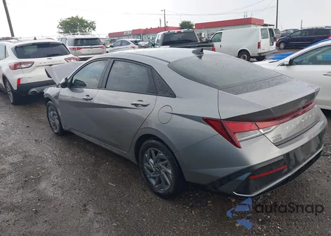 2024 Hyundai Elantra Sel z USA, uszkodzony, nr VIN KMHLM4DG8RU798314